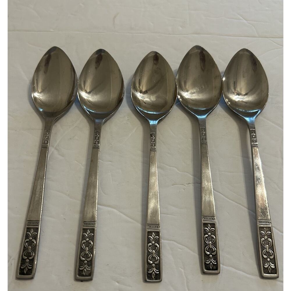 Vintage‎ Customcraft Fluer De Lis Set Of 5 Soup/Dinner Spoon Stainless Flatware
